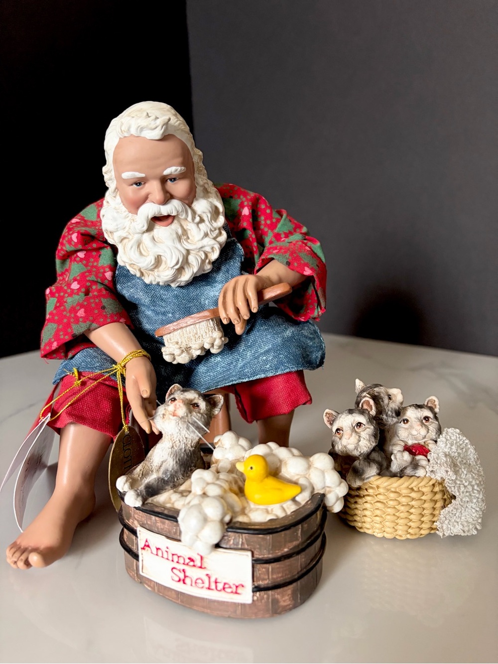 "Purrfect Present" Possible Dream Clothtique Santa with Kittens by Dept. 56